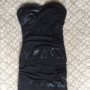 95% polyester 5% spandex